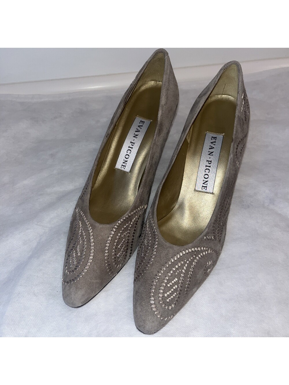 Evan Picone Shoes Womens Suede Beige Embroidered Shoes Heel 9N